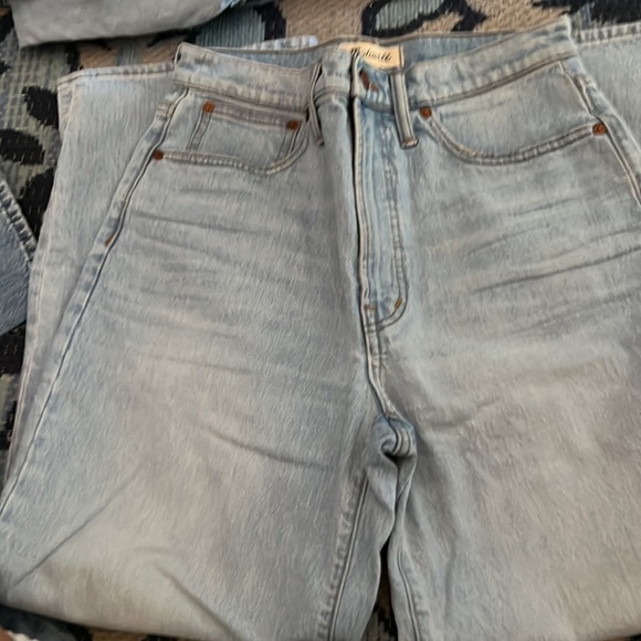 - Madewell The Perfect Vintage Wide-Leg Crop Jean in Edmunds Wash - Picture 5 of 9